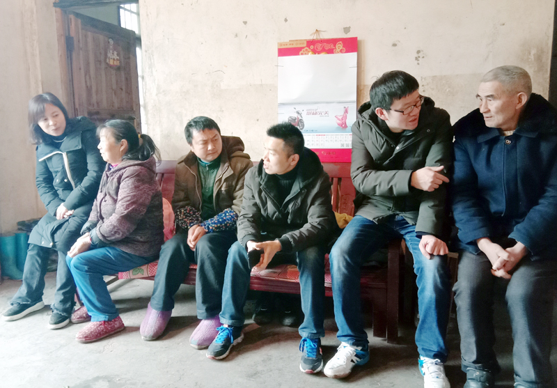 340分厂走访扶贫对象