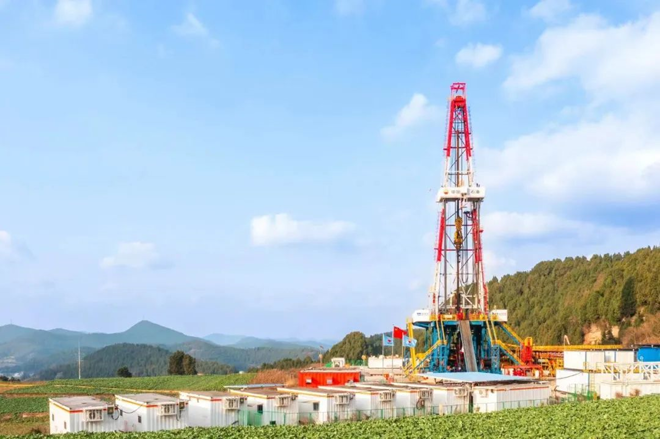 《国资潇湘》下探9026米!衡阳钢管反向“登顶”亚洲最深直井