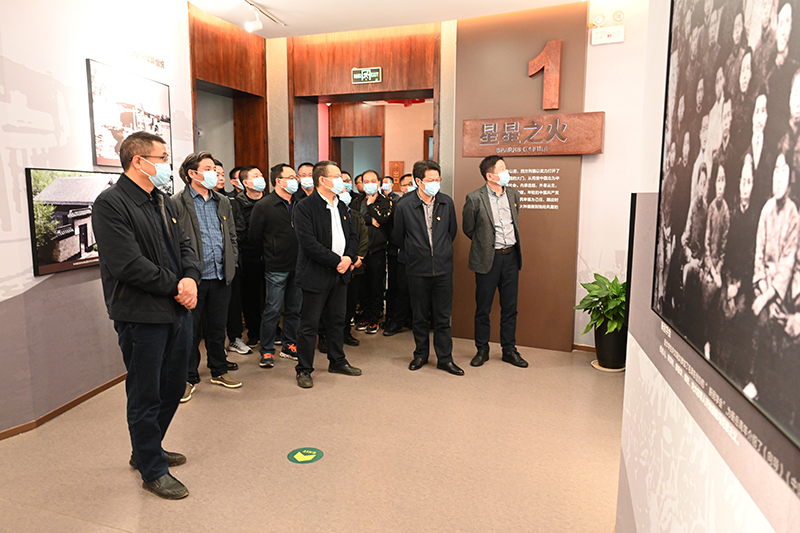 1669811355754355.jpg 游干班参观02.jpg